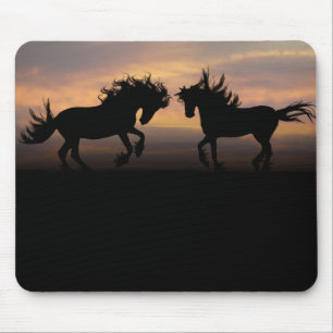 Silhouette der Wilden Pferde Mousepad