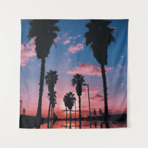 Silhouette des Baumes unter bewölktem Himmel Wandteppich