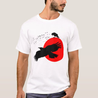 Silhouette des Flugkörpers gegen die rote Scarlet- T-Shirt