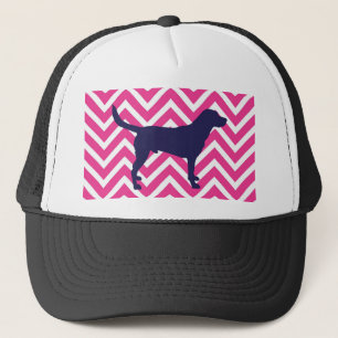 Silhouette des Hundes in Blau auf rosa Zickzack Mu Truckerkappe