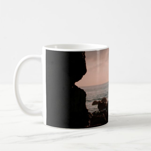 Silhouette des Menschen in Höhlen Kaffeetasse (Links)