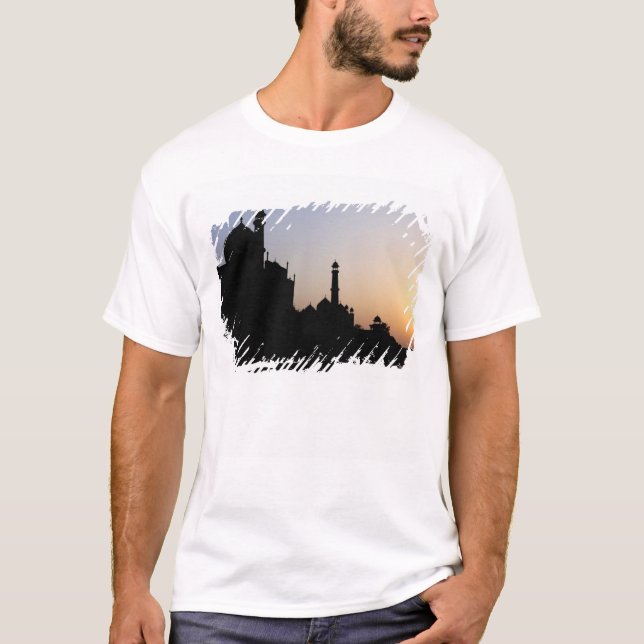 Silhouette des Taj Mahal bei Sonnenuntergang, Agra T-Shirt (Vorderseite)