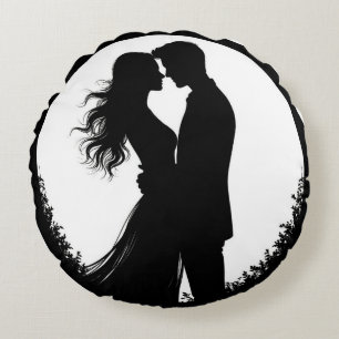 Silhouette eines Paares, das sich von Angesicht zu Rundes Kissen