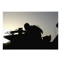 Silhouette eines Squad-Schusswaffenspielers