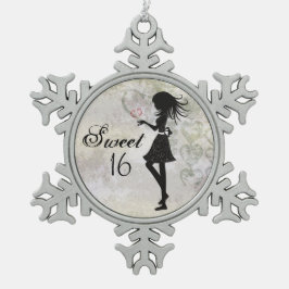 Silhouette Girl and Hearts Sweet 16 Schneeflocken Zinn-Ornament