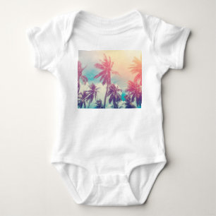Silhouette Palmen, Sonnenuntergang abstrakt. Baby Strampler