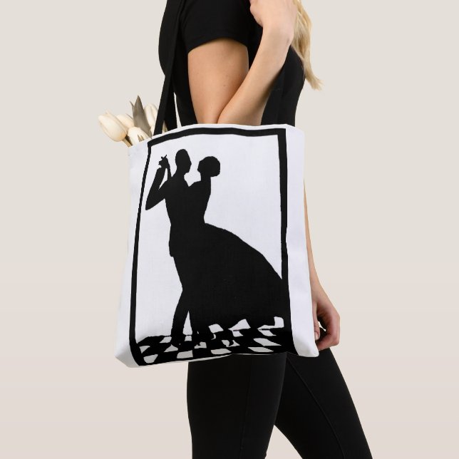 Silhouette Tanzcing in the dark (Von Nahem)