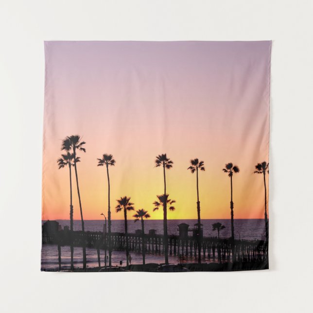 Silhouette von Palmen und Anlegesteg bei Sonnenunt Wandteppich (Vorderseite)