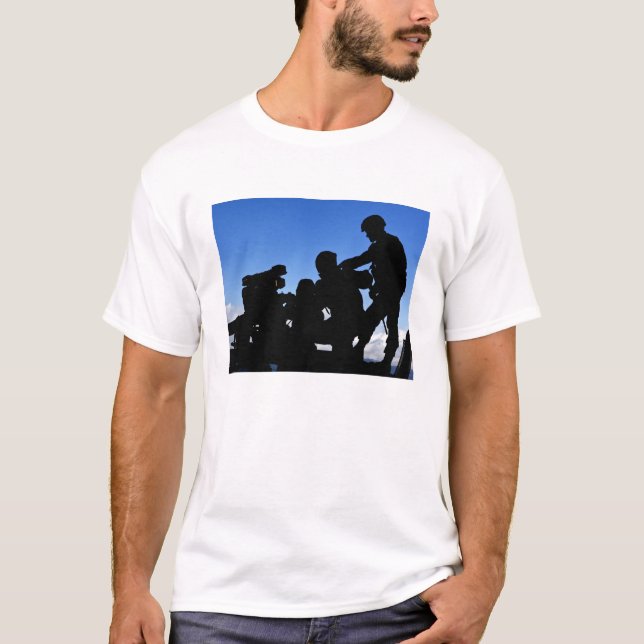 Silhouette von Soldaten T-Shirt (Vorderseite)