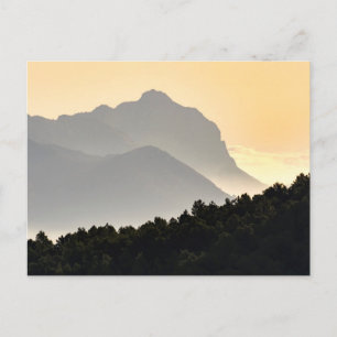 Silhouetten der Berge Postkarte