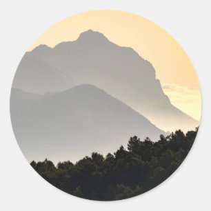 Silhouetten der Berge Runder Aufkleber