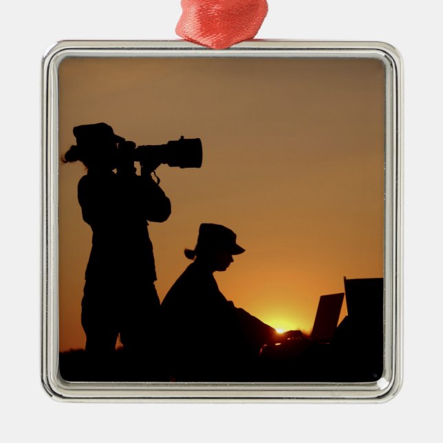 Silhouetten Ornament Aus Metall (Vorne)