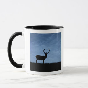 Silhouettierter Rotwild-Hirsch nachts Tasse