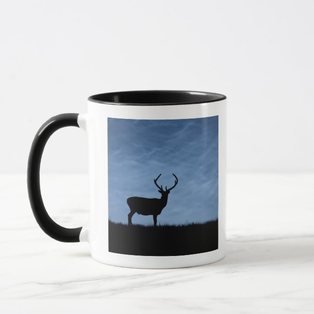 Silhouettierter Rotwild-Hirsch nachts Tasse (Links)