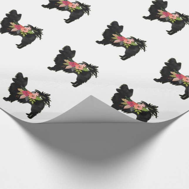 Silky Chihuahua Dog Breed Boho Floral Silhouette Geschenkpapier (Ecke)