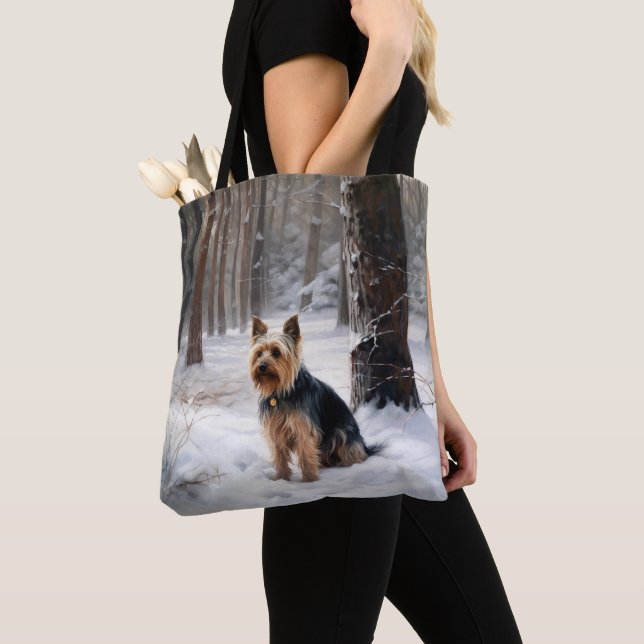 Silky Terrier lässt es Weihnachten schnee (Von Nahem)