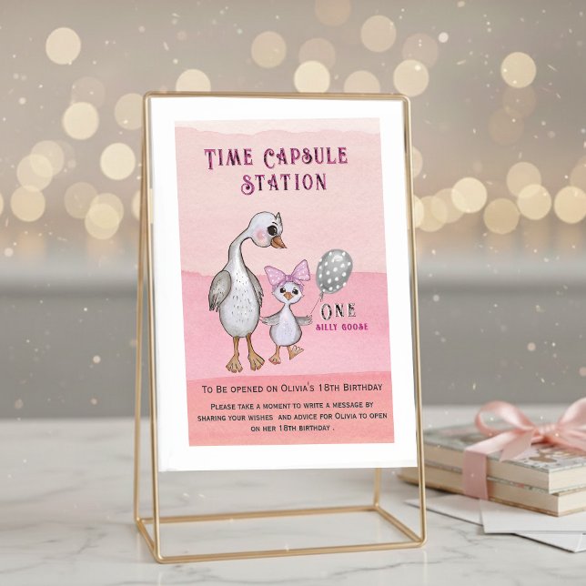 Silly Goose & Pink Bow | Zeitkapsel-Stationsschild Einladung (Silly Goose & Pink Bow | Time Capsule Station Card)