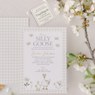 Silly Goose Whimsical Beige Gingham Baby Shower Einladung