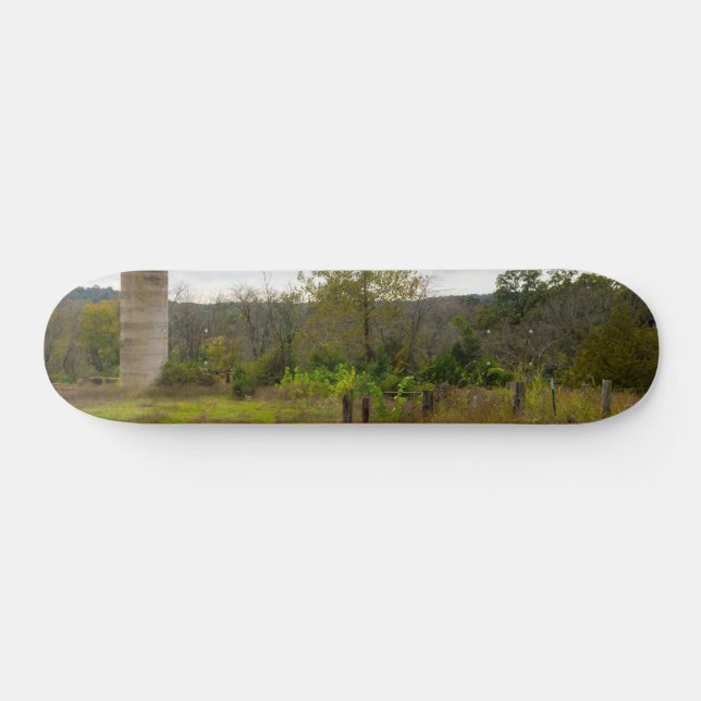 Silo Stands Skateboard (Horizontal)
