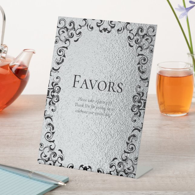 Silver & Black Swirl Gothic Wedding Sockelschild (In Situ)