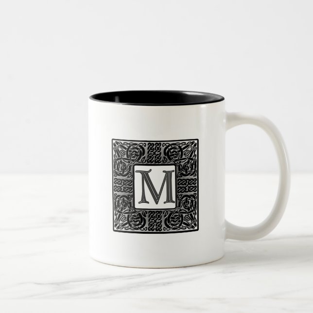 Silver Celtic "M" Monogram Zweifarbige Tasse (Rechts)