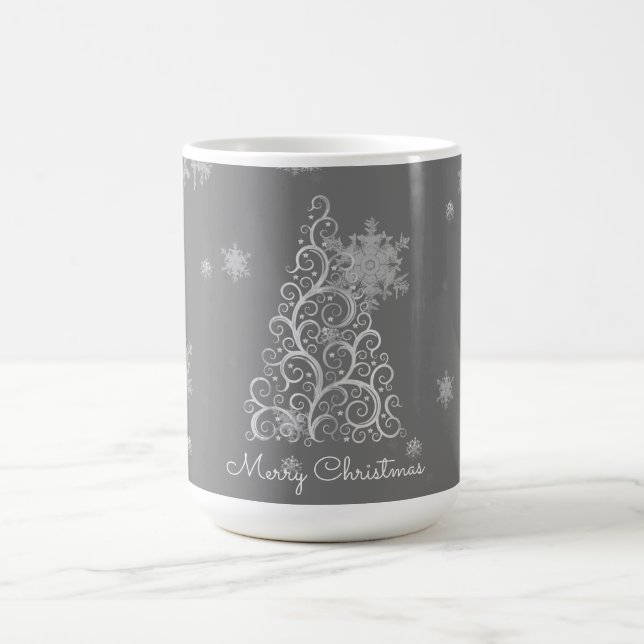 Silver Christmas Tree and Snowflakes Tasse (Mittel)