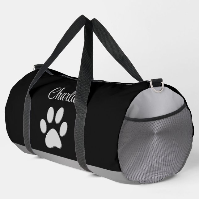 Silver Dog Paw auf schwarzem Hintergrund Duffle Bag (Rechte Ecke)