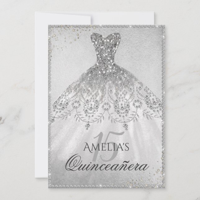 Silver Dress Sparkle Quinceanera Einladung (Vorderseite)