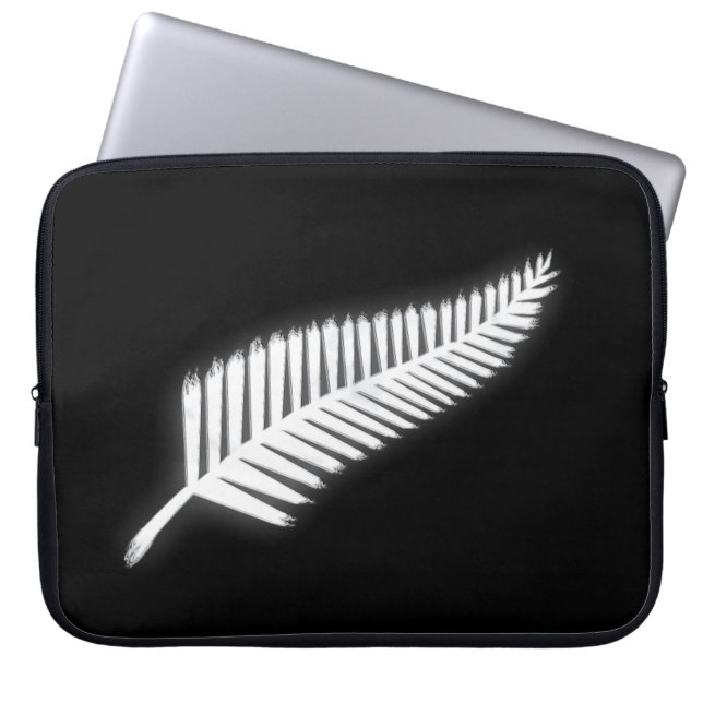 Silver Fern NZ Emblem für Patriotic Kiwis Laptopschutzhülle (Vorderseite)