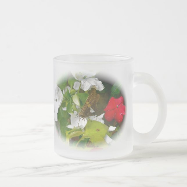 Silver Gepunktet Skipper Butterfly Mattglastasse (Rechts)