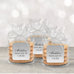 Silver Glam Glitzer Personalisiert Quadratischer Aufkleber<br><div class="desc">Dieses trendy ombre Glitzer favorit tag bietet Imitate funkelnd Glitzer und einen Skriptnamen. Fügen Sie den benutzerdefinierten Text mithilfe des Vorlagenformulars hinzu. Zusätzliche Optionen für Text und Layout sind verfügbar,  wenn Sie "weiter anpassen" am unteren Rand des Vorlagenformulars wählen.</div>