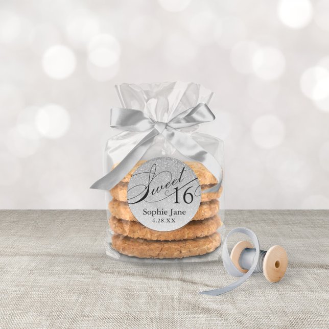 Silver Glam Glitzer Sweet 16 Personalisiert Runder Aufkleber (Von Creator hochgeladen)