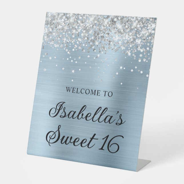 Silver Glitzer Dusty Blue Foil Sweet 16 Willkommen Sockelschild (Vorderseite)