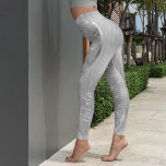 Silver Glitzer Glam Bling Personalisiert Metallic<br><div class="desc">Dieses silber gebürstete Metall und glamouröse Imitate Glitzer gemusterte Leggings mit Ihrem eigenen individuelle Name leicht personalisieren.</div>