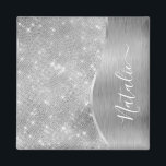 Silver Glitzer Glam Bling Personalisiert Metallic Magnet<br><div class="desc">Dieses silber gebürstete Metall und glamouröse Imitate Glitzer gemustert Magnet mit Ihrem eigenen individuelle Name leicht personalisieren.</div>