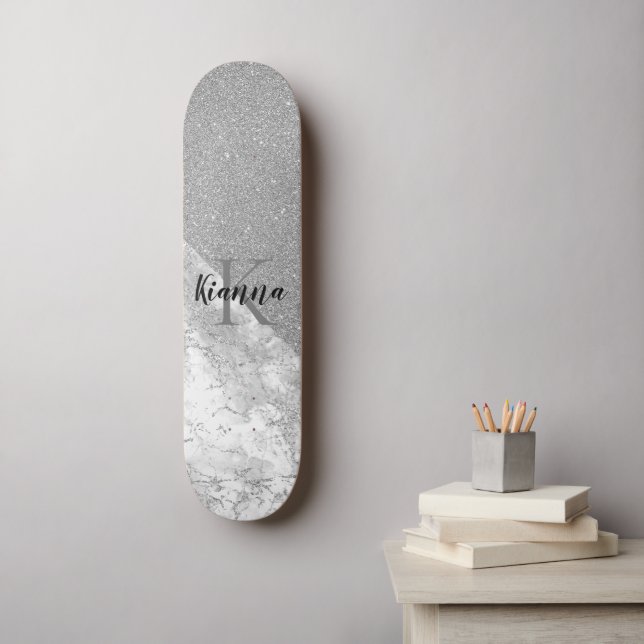 Silver Glitzer Glam Silver Marble Monogram Skateboard (Wandkunst)