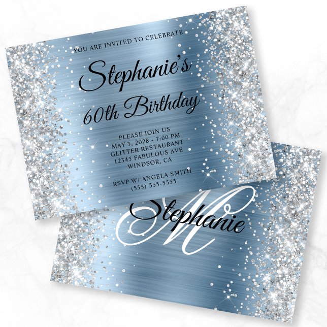 Silver Glitzer Light Blue Monogram 60. Geburtstag Einladung (Silver Glitter Light Blue Monogram 60th Birthday Invitation)