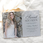 Silver Glitzer schick Prinzessin Graues Foto Sweet Einladung<br><div class="desc">Ein moderner,  schlichter silberner Glitzer Glitzern stilvoll auf anpassbaren grauen 16 . Geburtstag Geburtstagsfeier Einladung,  fügen Sie Ihr Bild .</div>