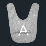 Silver Glitzer & Sparkle Monogram Birthday Babylätzchen<br><div class="desc">Silver Imitats Glitzer und Sparkle Elegant Baby Bib für eine Babydusche oder Baby's 1. Geburtstag. Dieses Baby Bib kann auf Ihren Vor- und Erstnamen angepasst werden. Bitte kontaktieren Sie den Designer,  um passende Artikel zu erhalten.</div>
