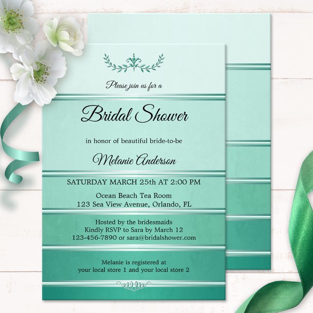 Silver Green Strip Tone auf Tone Brautparty Einladung (Bridal shower invitation featuring a green striped tone on tone painted design with a silver lining)