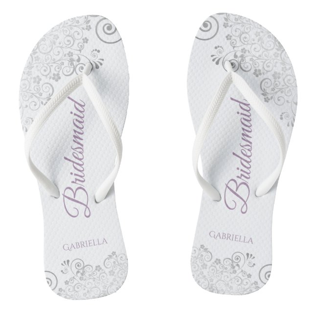 Silver Lace & Lavender Script Bridesmaid Wedding Flip Flops (Fußbett)