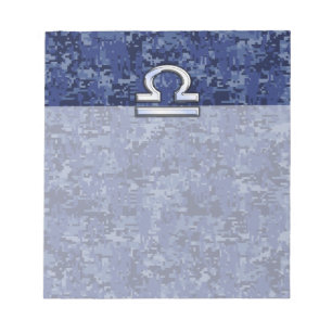 Silver Libra Zodiac Sign auf blauer digitaler Camo Notizblock