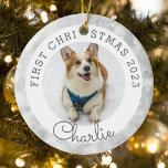 Silver Lights Pet's First Christmas Foto Keramik Ornament<br><div class="desc">Das erste Weihnachtsschmuck eines Haustieres mit dem Foto und dem Namen eines Haustieres auf silberner Weihnachtsbeleuchtung.</div>