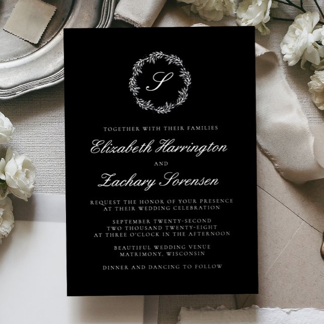 Silver Monogram Wreath Script Black Wedding Folieneinladung (Von Creator hochgeladen)