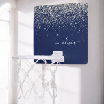 Silver Navy Blue Girl Glitzer Sparkle Monogram Mini Basketball Netz<br><div class="desc">Navy Blue und Silver Imitate Foil Metallic Sparkle Glitzer Monogram Name Mini Basketball Hoop. Das macht den perfekten 16 Geburtstag,  Hochzeit,  Brautparty,  Jubiläum,  Babydusche oder Junggeselinnen-Abschied Geschenk für jemanden,  der Lieben glamourösen Luxus und schicke Stile.</div>