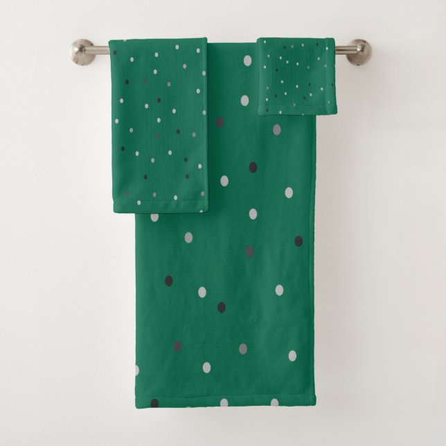 Silver Polka Dots on Green Badhandtuch Set (Insitu)