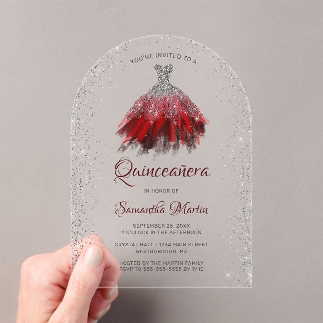 Silver Red Glitzer Dress Script Quinceañera Party Acryleinladungen (Insitu (Handheld))