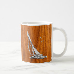 Silver Regatta Sailboat auf Teak Veneer Tasse