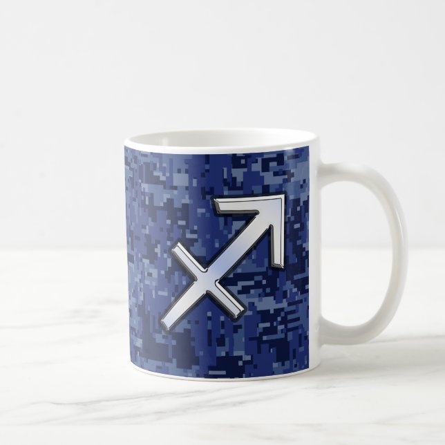 Silver Sagittarius Zodiac Sign Navy Digitale Camou Tasse (Rechts)