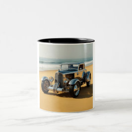 Silver Vintage Auto am Strand Zweifarbige Tasse